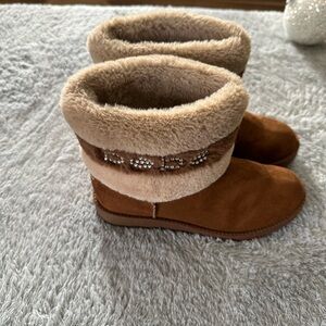 Cozy Tan Fur-Lined Boots with Rhinestone Detail